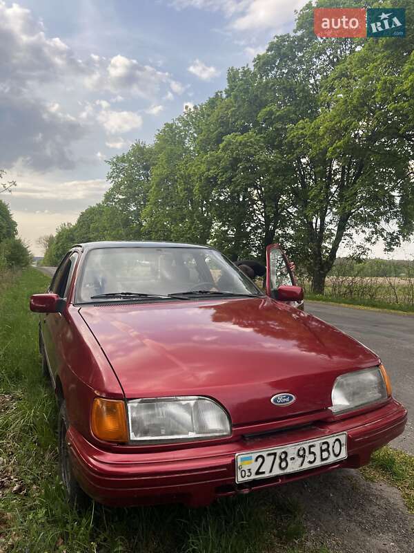 Седан Ford Sierra 1987 в Горохове