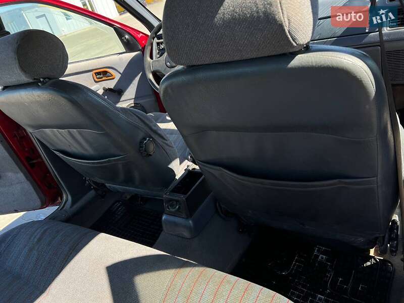 Седан Ford Sierra 1987 в Горохове