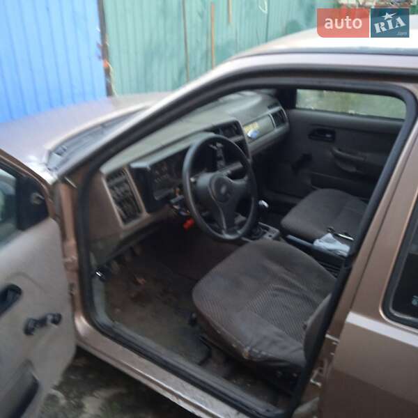 Седан Ford Sierra 1988 в Путивле
