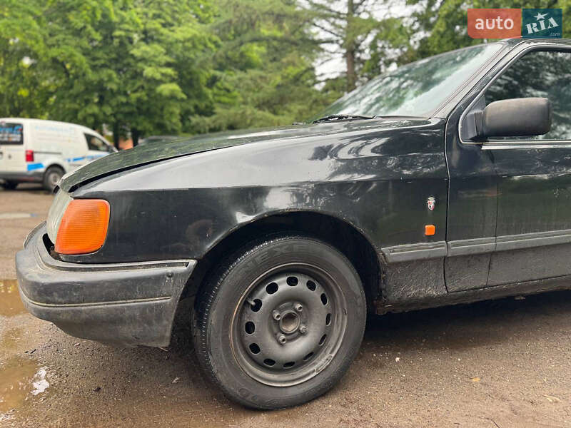 Седан Ford Sierra 1990 в Львове