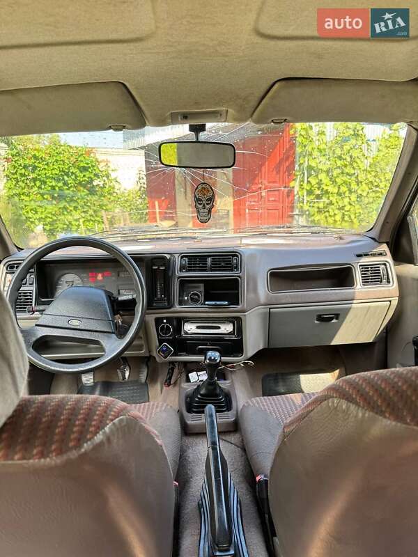 Лифтбек Ford Sierra 1985 в Глухове