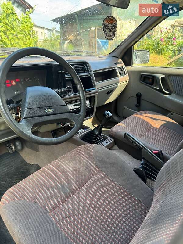 Лифтбек Ford Sierra 1985 в Глухове