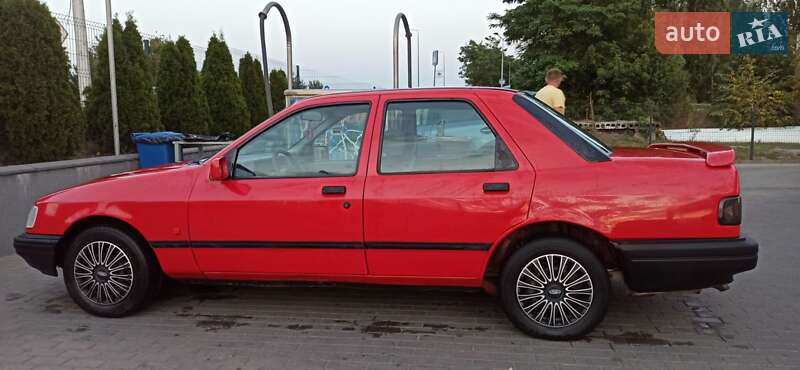 Седан Ford Sierra 1991 в Вараше