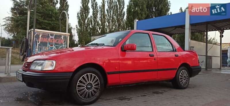 Седан Ford Sierra 1991 в Вараше