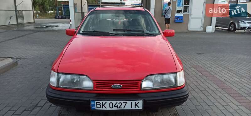 Седан Ford Sierra 1991 в Вараше
