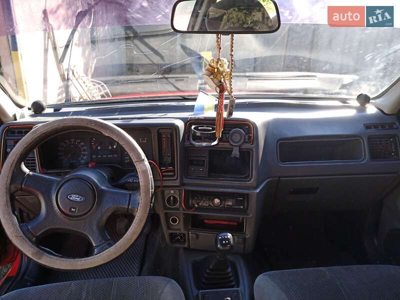 Седан Ford Sierra 1990 в Горишних Плавнях