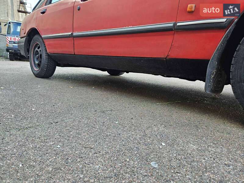 Ліфтбек Ford Sierra 1989 в Обухові