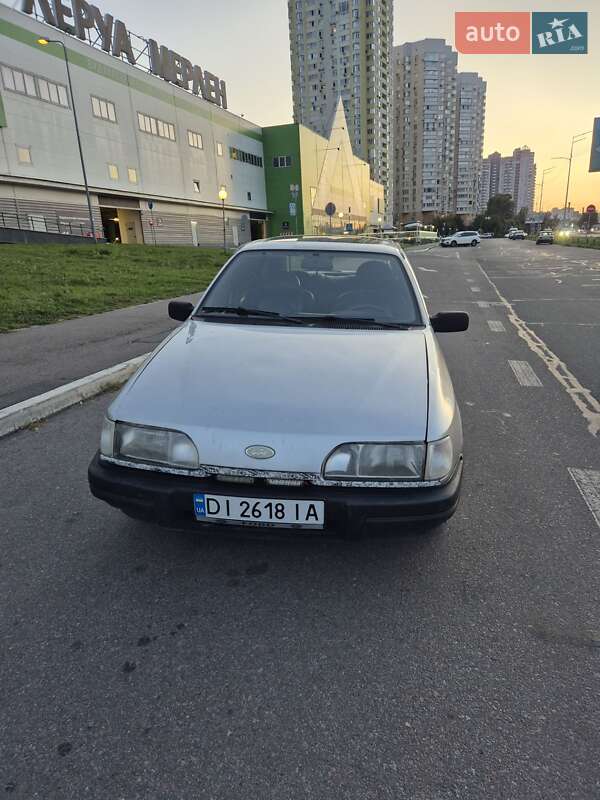 Лифтбек Ford Sierra 1988 в Киеве