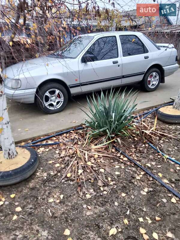 Седан Ford Sierra 1992 в Измаиле