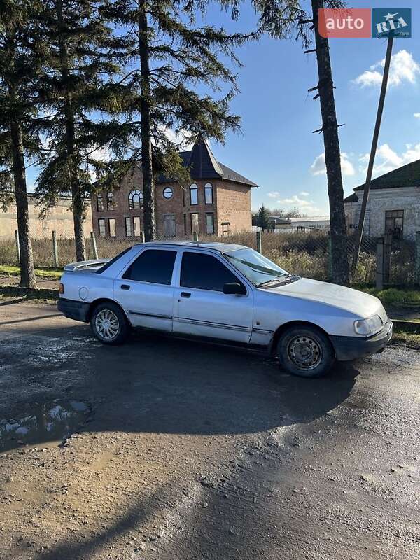 Седан Ford Sierra 1989 в Кельменцях