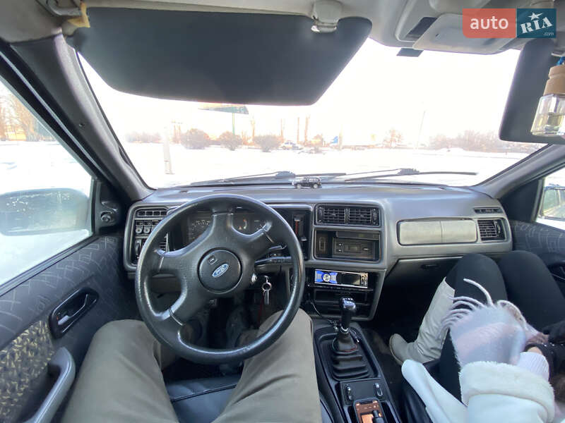 Седан Ford Sierra 1988 в Кременчуці