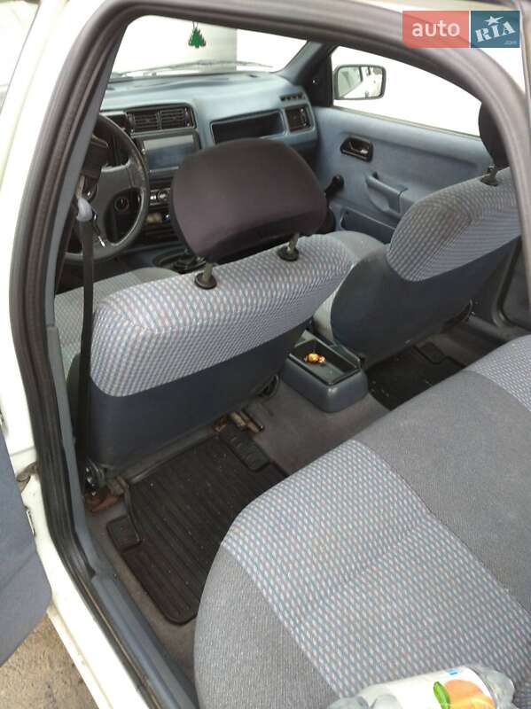 Седан Ford Sierra 1989 в Луцьку фото 5 Седан Ford Sierra 1989 в Луцьку