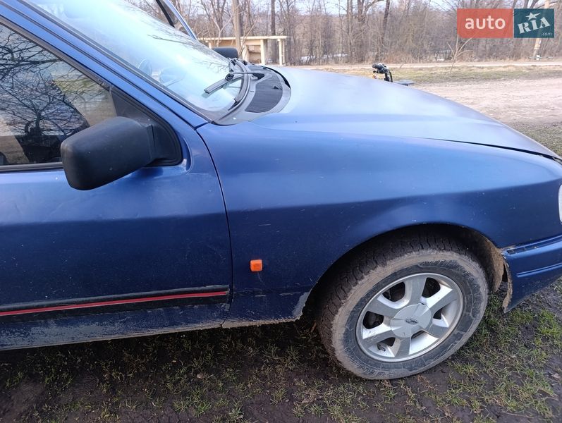 Седан Ford Sierra 1992 в Зборове