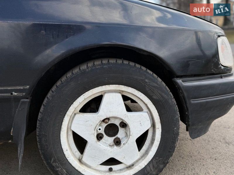 Седан Ford Sierra 1989 в Смеле