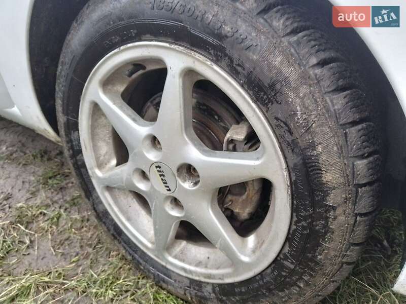 Родстер Ford StreetKa 2004 в Кременце