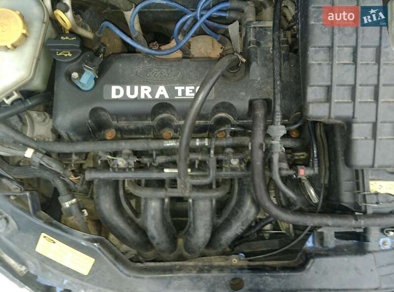 Родстер Ford StreetKa 2004 в Кременце