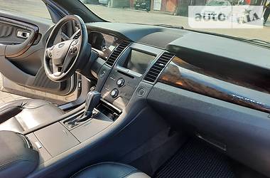 Седан Ford Taurus 2015 в 