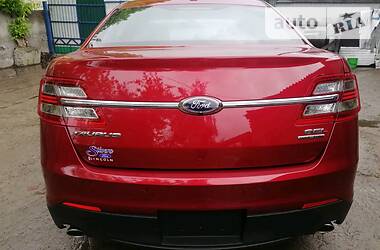 Седан Ford Taurus 2016 в Чернигове