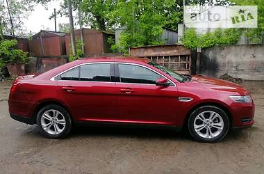 Седан Ford Taurus 2016 в Чернигове