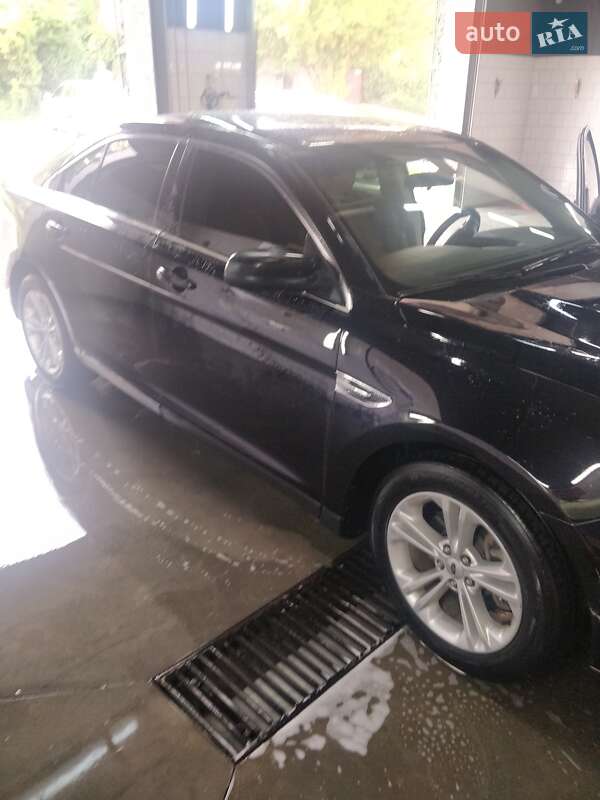 Седан Ford Taurus 2019 в Днепре