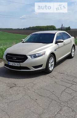 Седан Ford Taurus 2017 в Березані