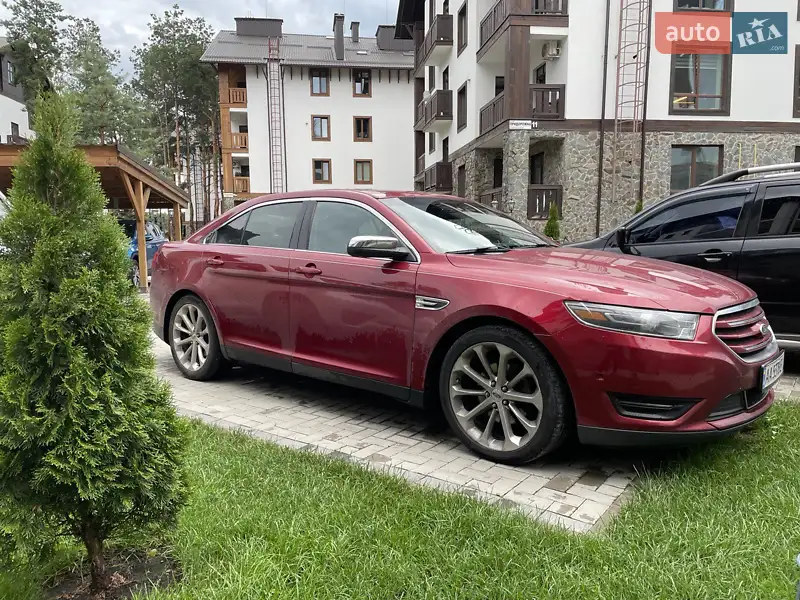 Ford Taurus 2016