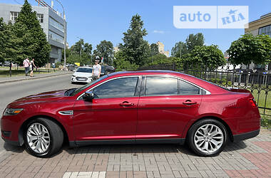 Седан Ford Taurus 2016 в Киеве