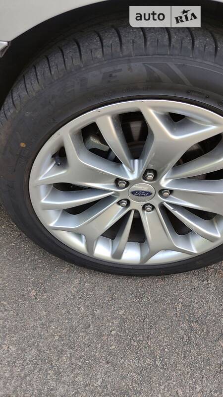 Седан Ford Taurus 2018 в Броварах