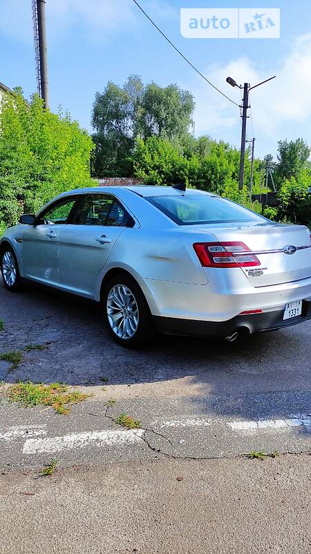Седан Ford Taurus 2018 в Броварах