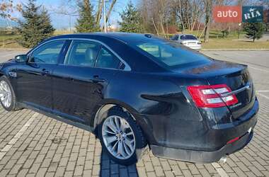 Седан Ford Taurus 2016 в Львові