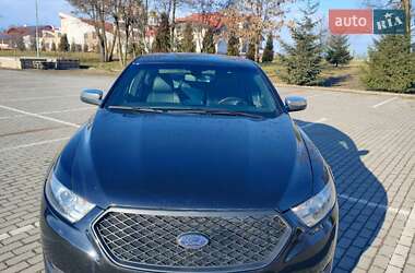 Седан Ford Taurus 2016 в Львові