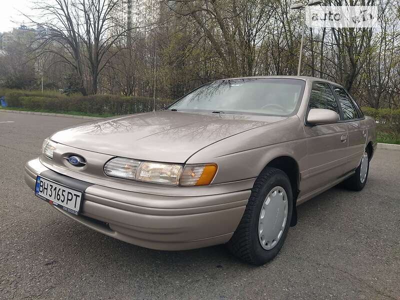 Седан Ford Taurus 1995 в Одесі