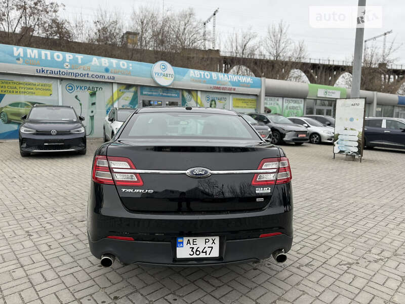 Седан Ford Taurus 2018 в Днепре