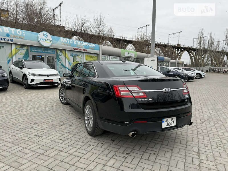 Седан Ford Taurus 2018 в Днепре