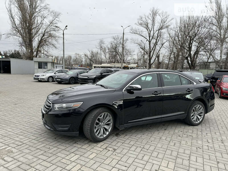 Седан Ford Taurus 2018 в Днепре