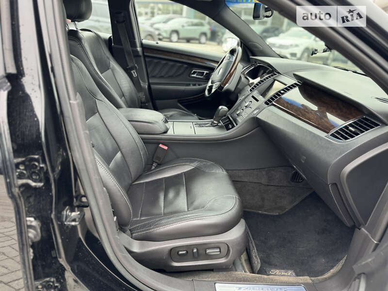 Седан Ford Taurus 2018 в Днепре