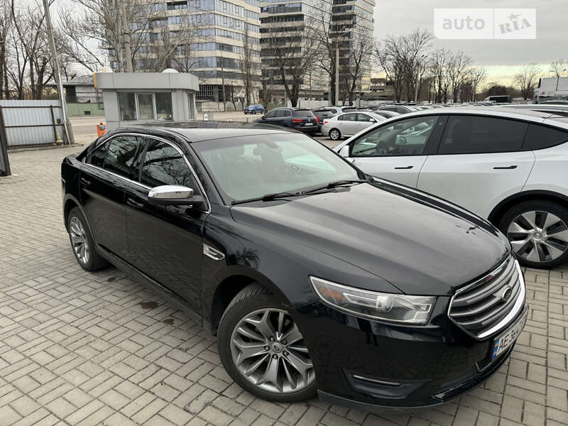 Седан Ford Taurus 2018 в Днепре