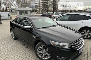 Седан Ford Taurus 2018 в 