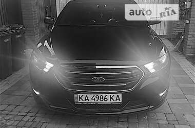 Седан Ford Taurus 2017 в Киеве