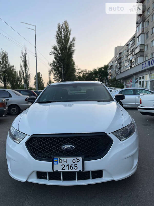 Седан Ford Taurus 2017 в Одесі