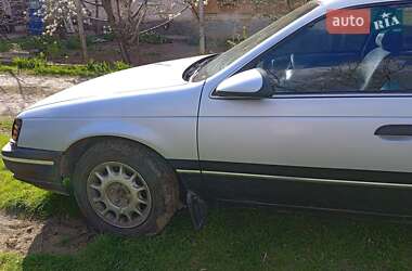 Седан Ford Taurus 1990 в Солоному