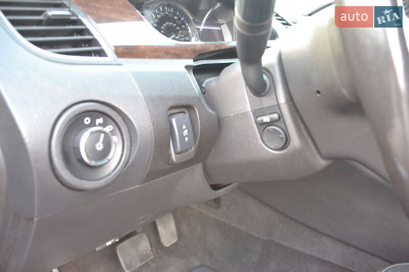 Седан Ford Taurus 2013 в Львові