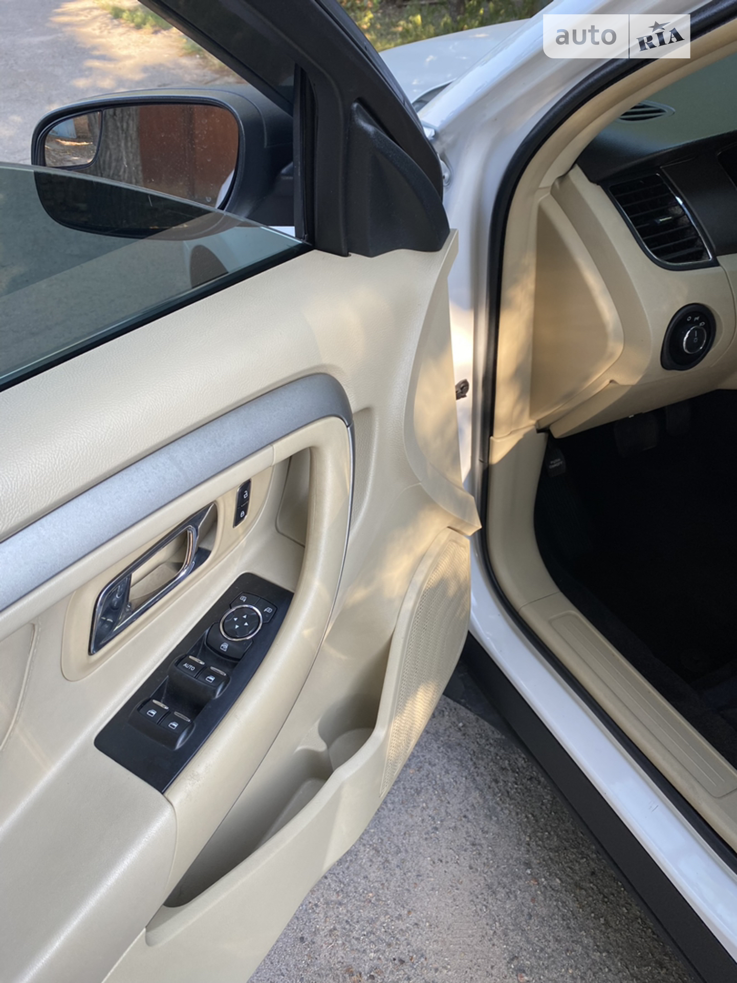 2014 Ford Taurus - мініатюра 7