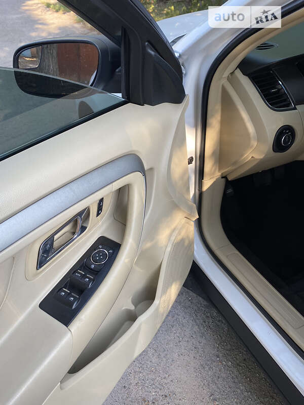 Седан Ford Taurus 2014 в Кропивницком