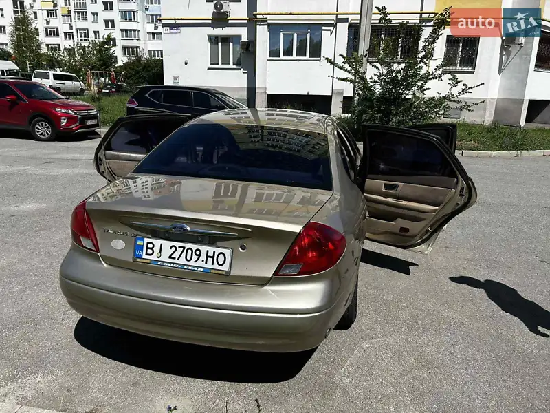Ford Taurus 2000
