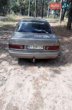 Седан Ford Taurus 1989 в Краснопіллі