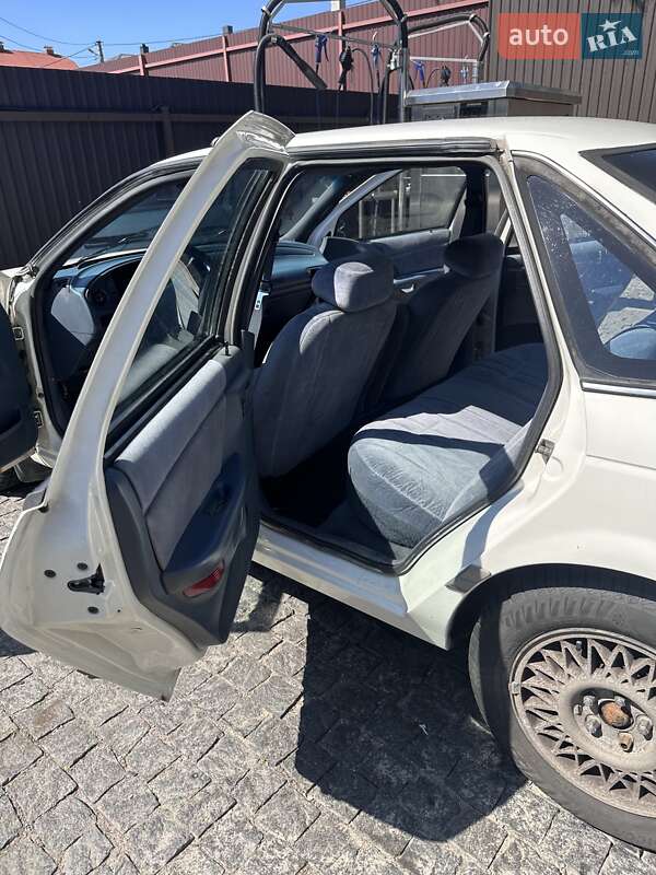 Седан Ford Taurus 1992 в Софиевской Борщаговке