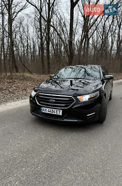 Седан Ford Taurus 2016 в Харкові