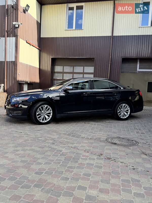 Седан Ford Taurus 2019 в Києві