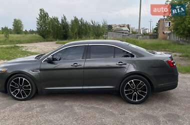 Седан Ford Taurus 2017 в 